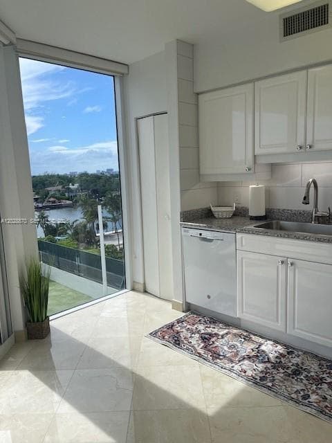 4779 Collins Ave 706 photo 7