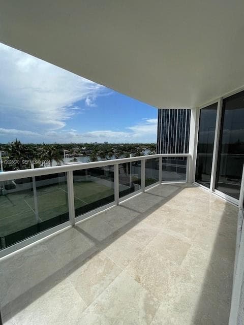 4779 Collins Ave 706 photo 19