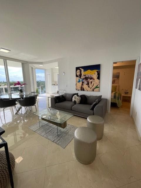 4779 Collins Ave 706 photo 4