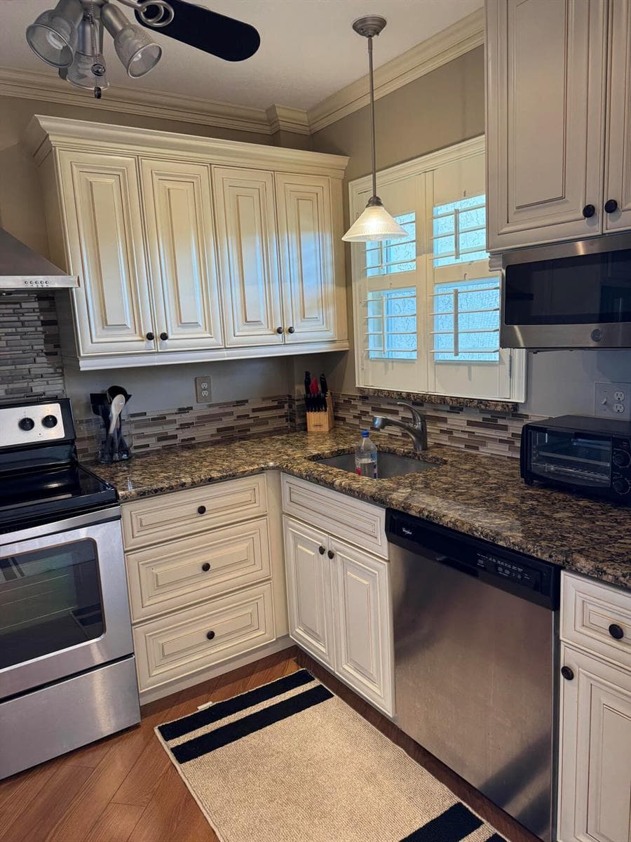 650 Snug Harbor Drive G301 photo 9