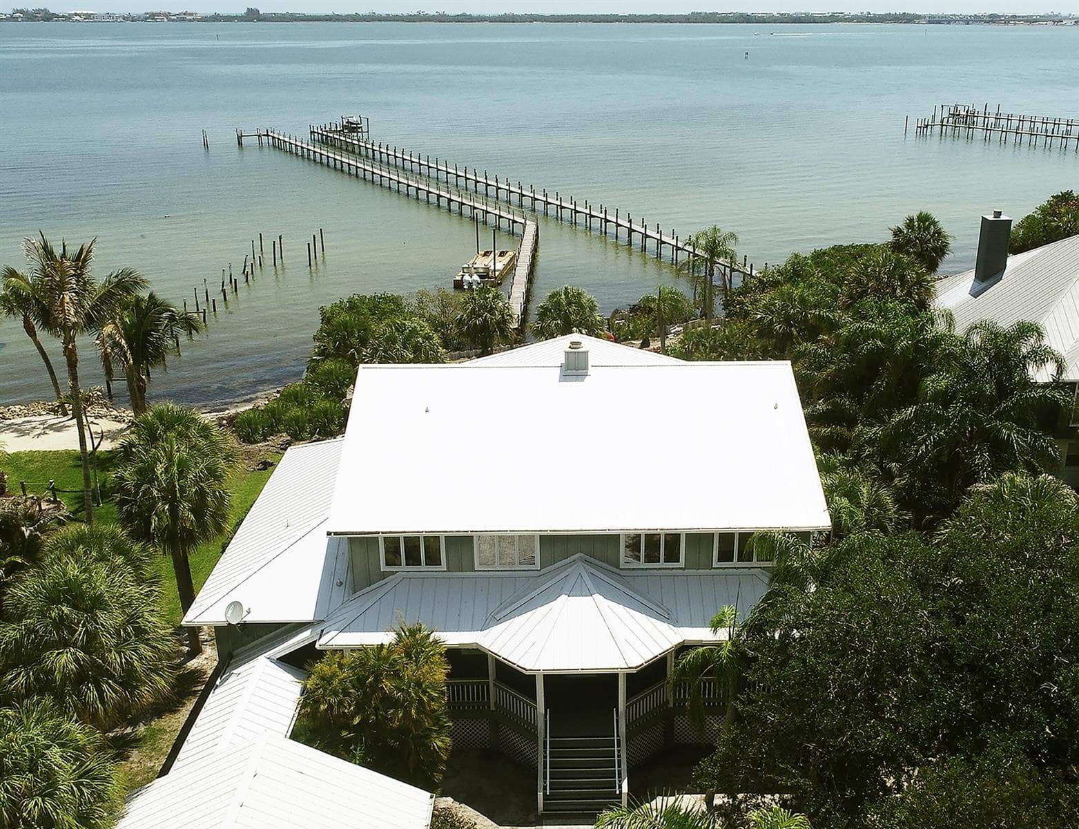 114 N SEWALLS POINT Road photo 16