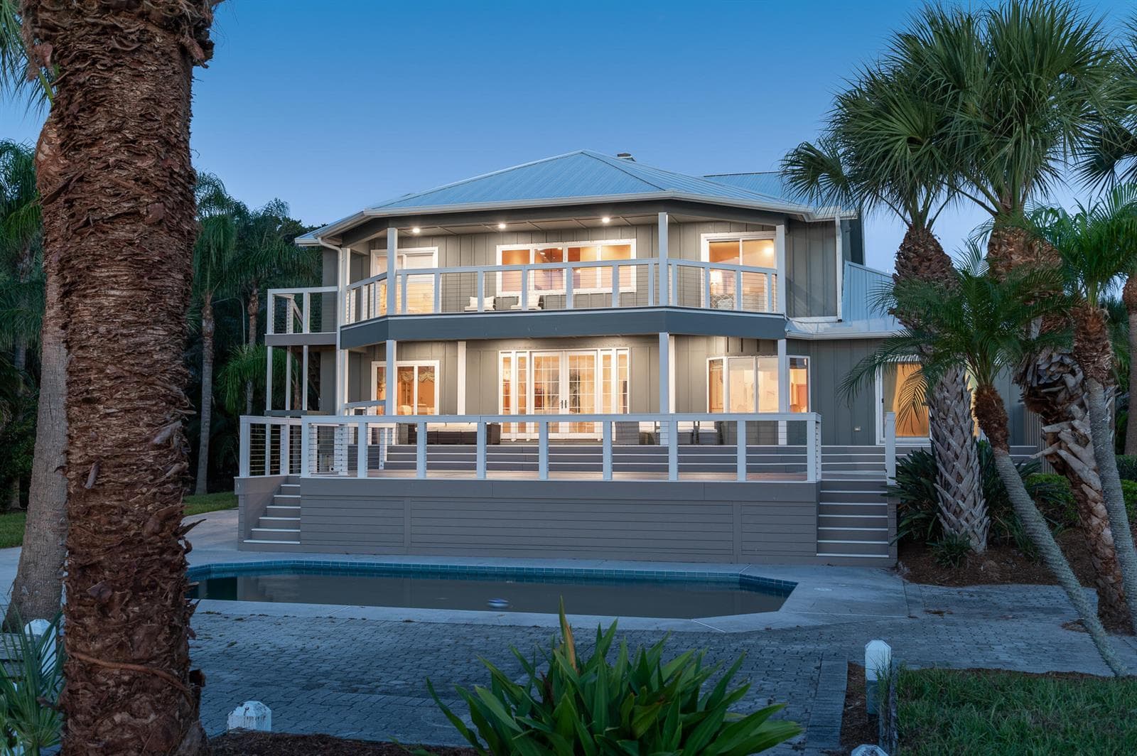 114 N SEWALLS POINT Road 5