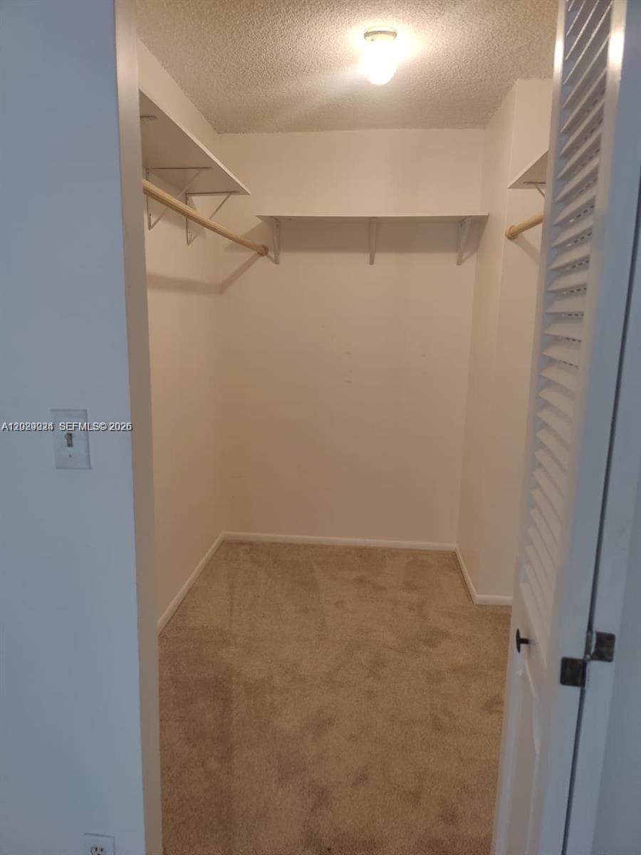 800 Parkview Dr 527 photo 9