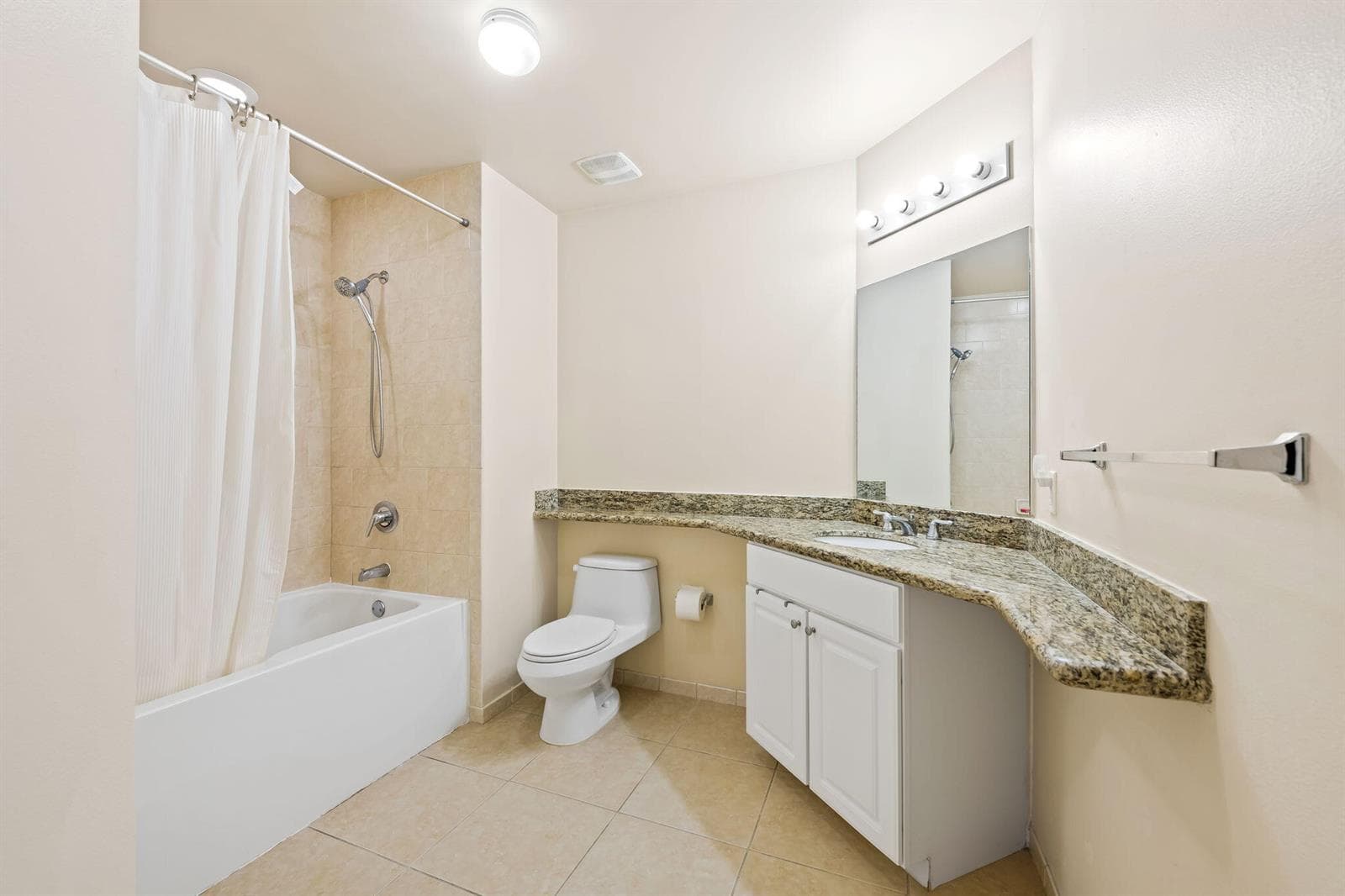 3001 NE 185th Street 536 photo 2