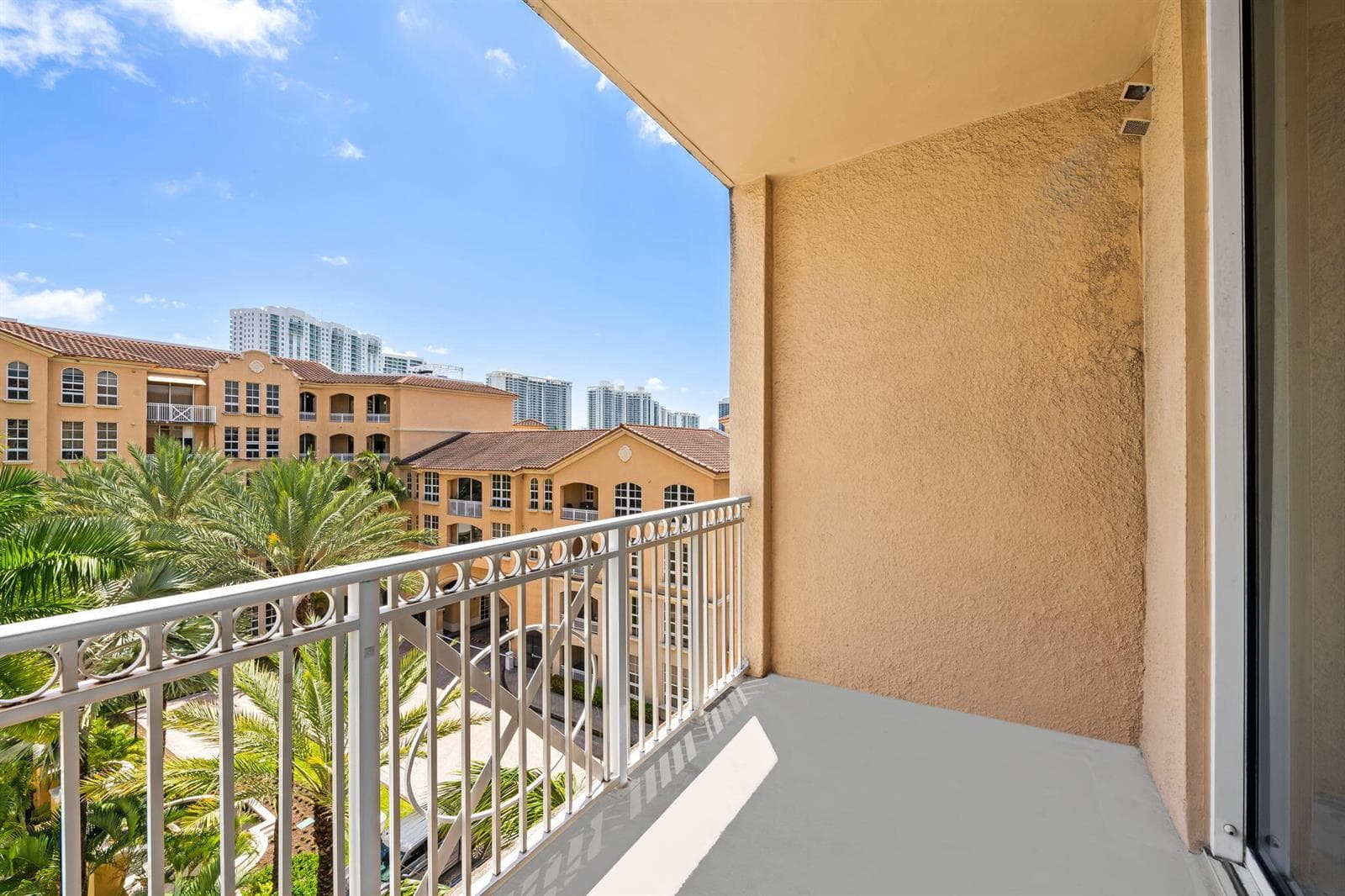 3001 NE 185th Street 536 photo 14