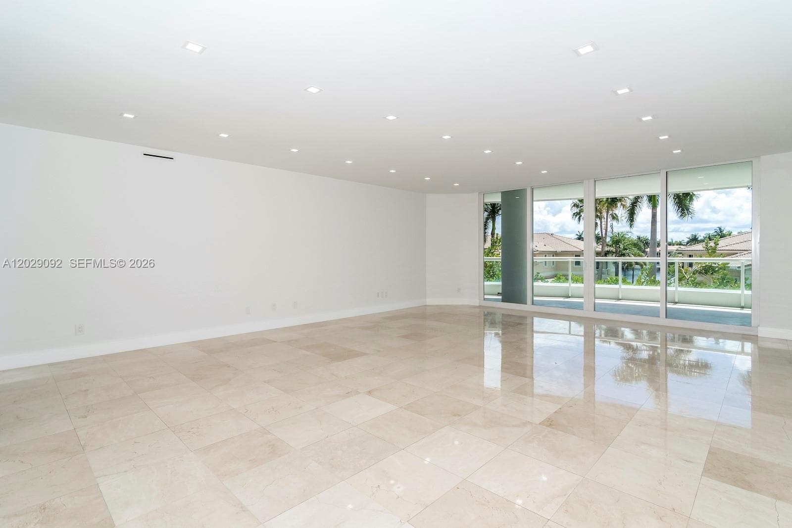 21050 NE 38th Ave 305 photo 12
