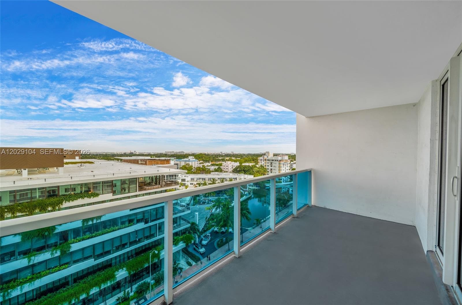 2301 Collins Ave 1030 photo 4