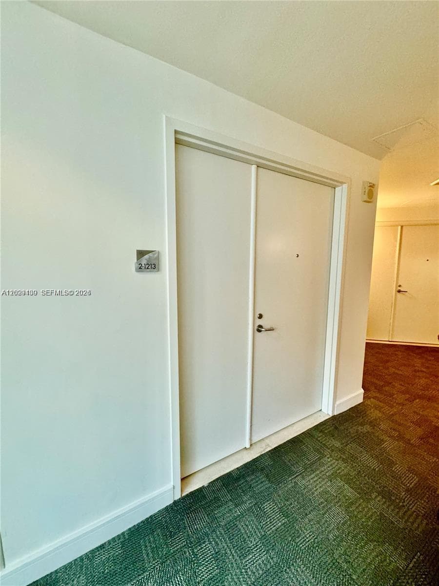 3131 NE 188th St 2-1213 photo 2