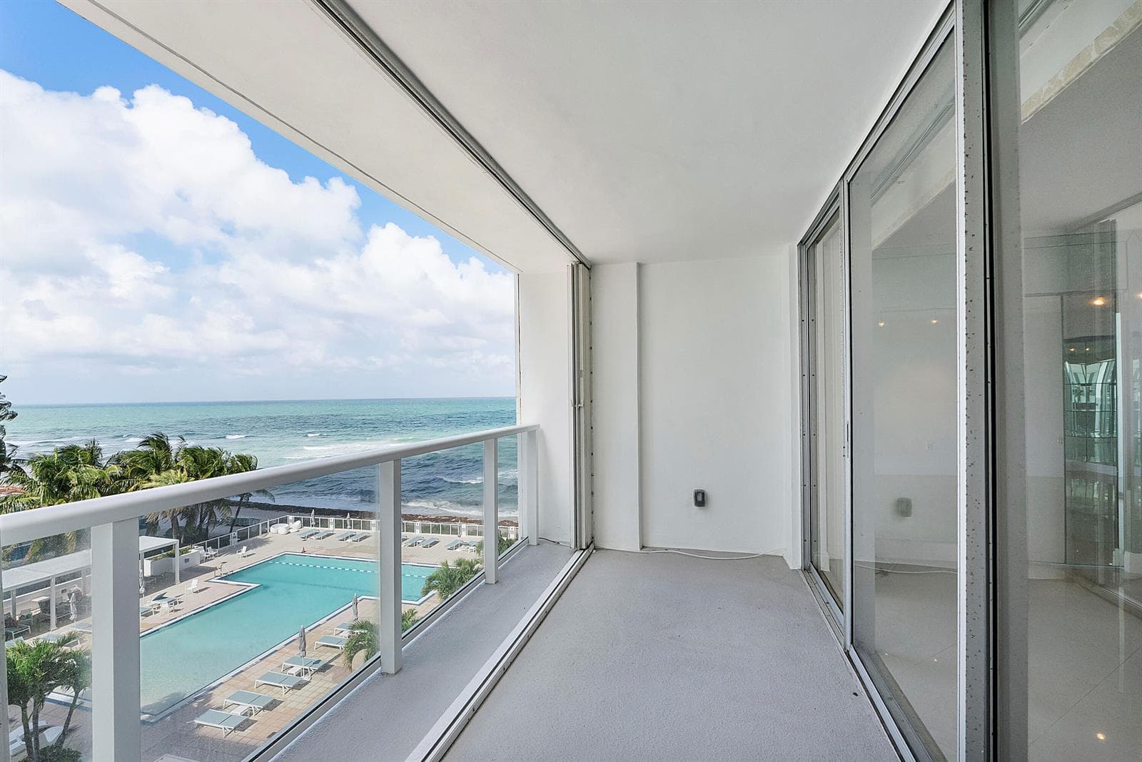 2751 S Ocean Drive 602s photo 2