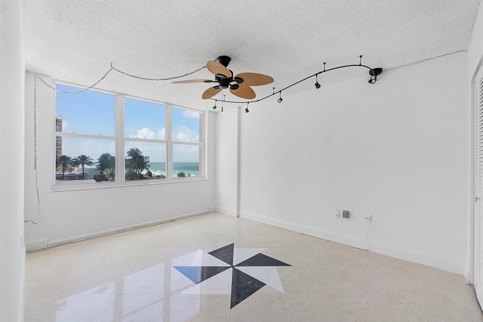2751 S Ocean Drive 602s photo 15