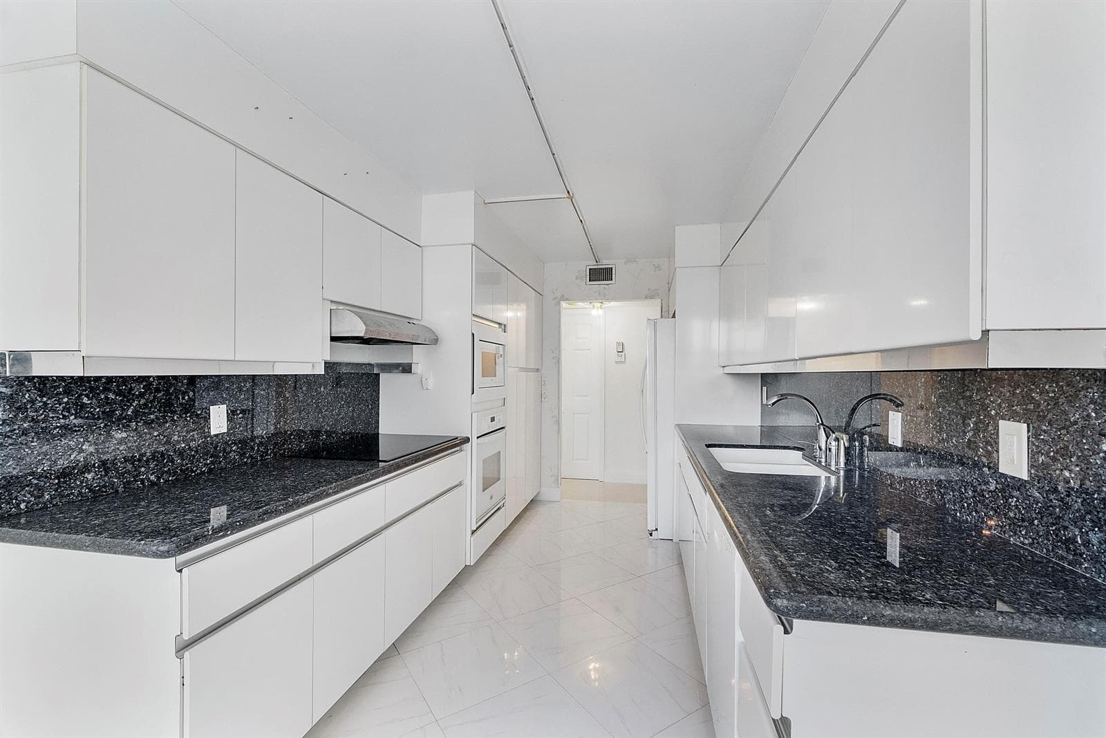2751 S Ocean Drive 602s photo 8