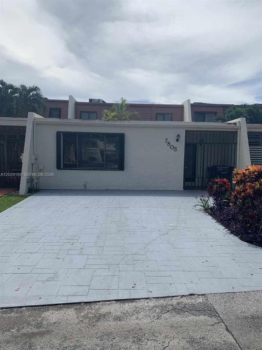 7805 SW 102nd Pl 7805 photo 1