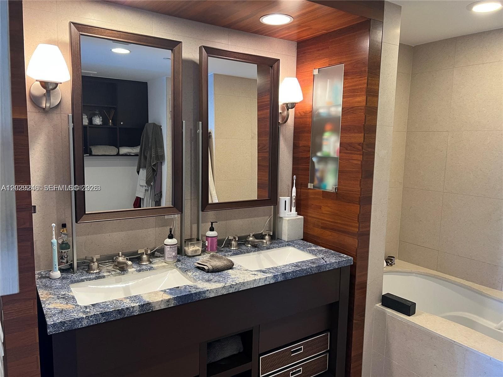 6799 Collins Ave 1501 photo 18