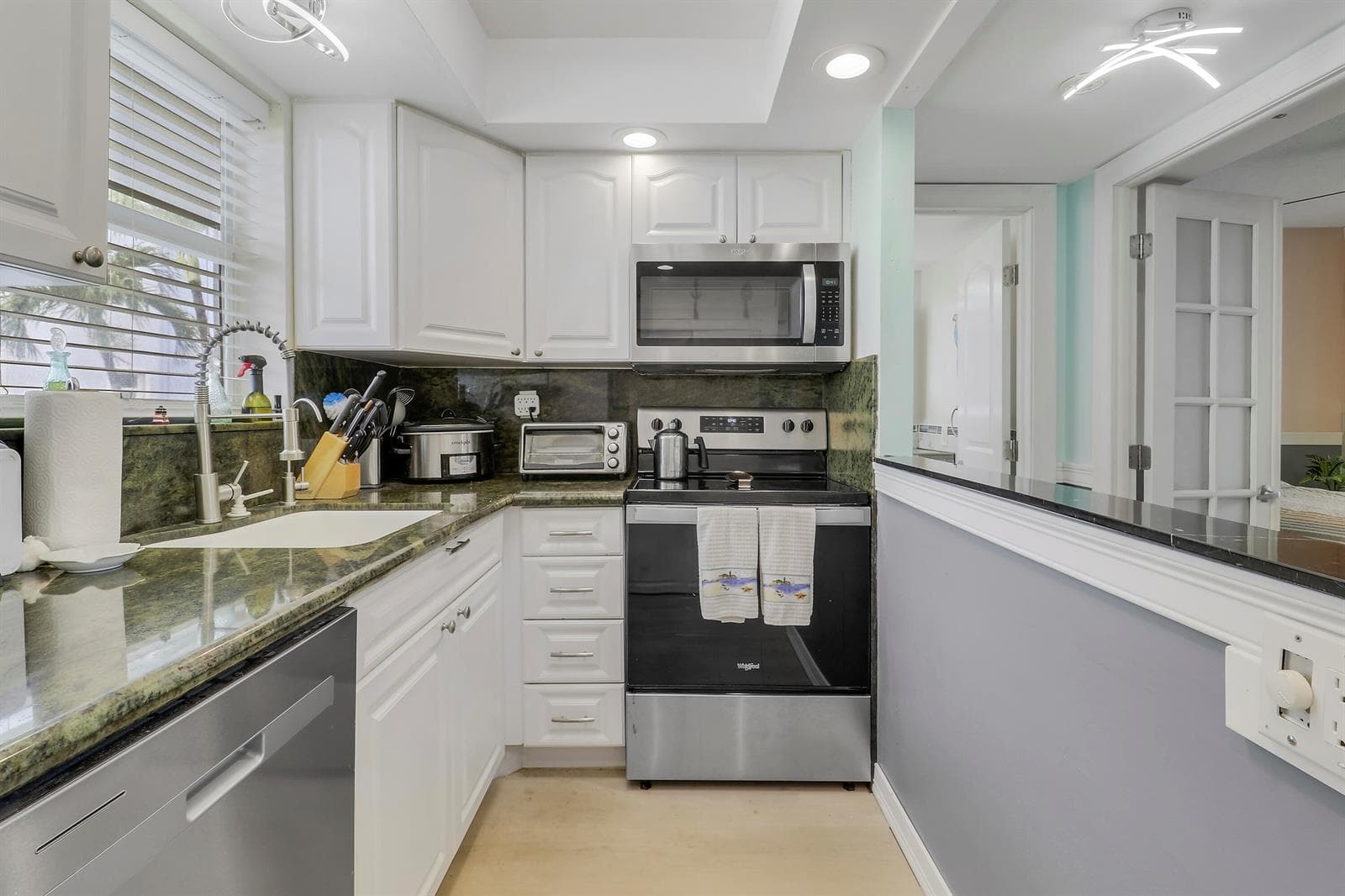 1820 New Palm Way 202 photo 11