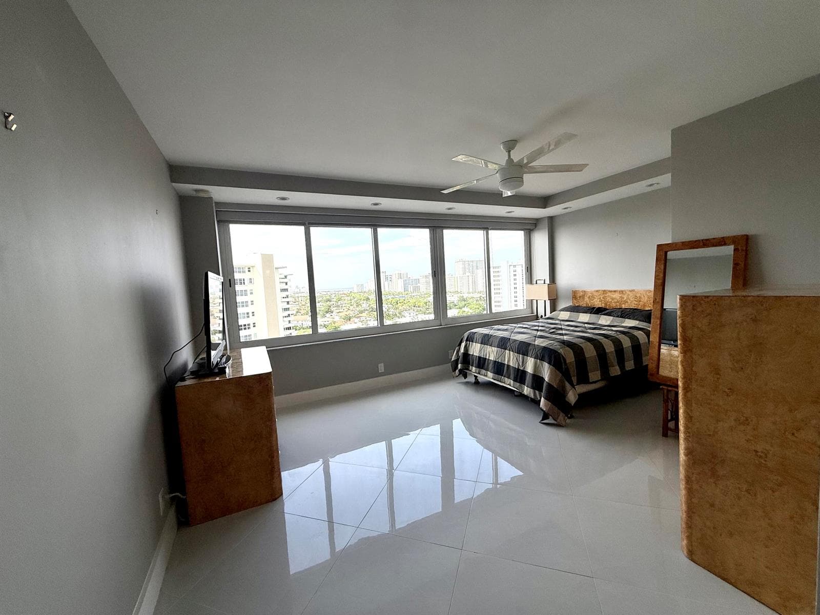 3233 NE 34th Street 1504 photo 14