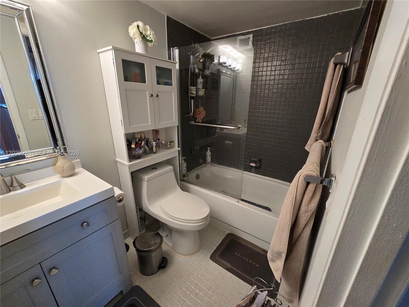 400 Leslie Dr 416 photo 13