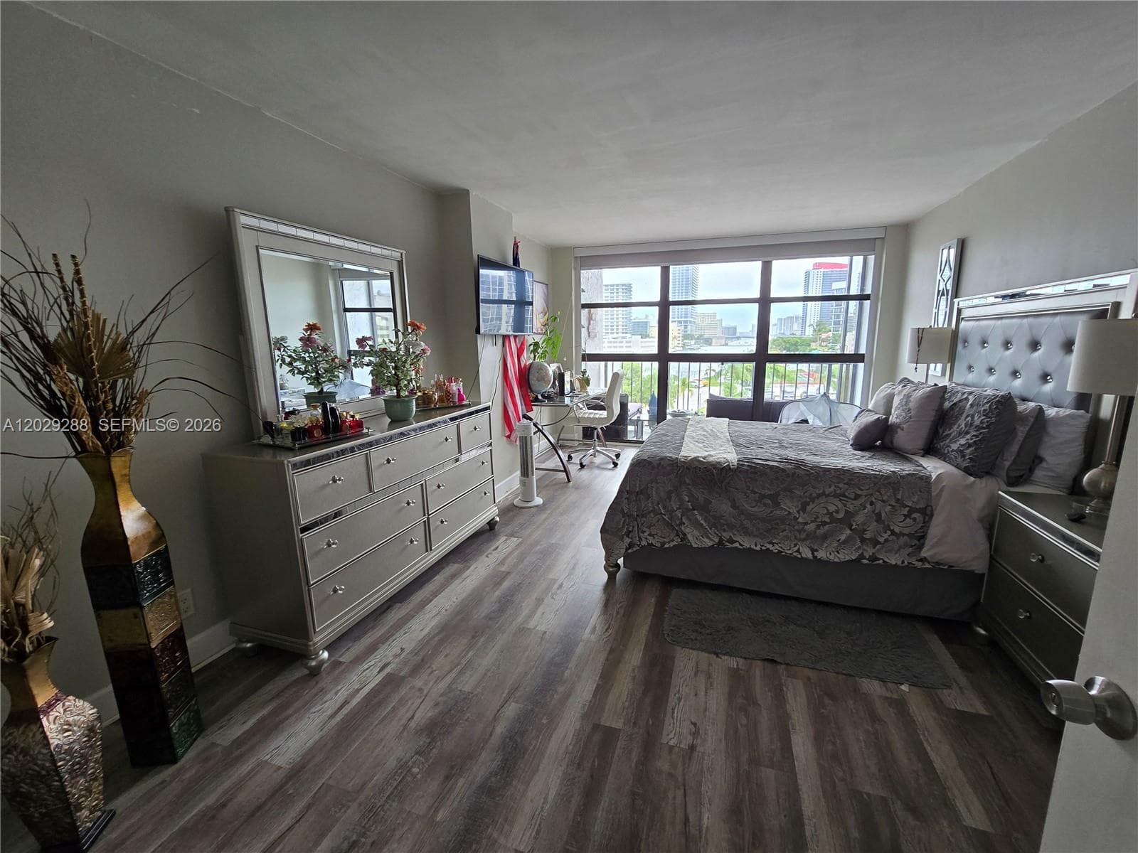 400 Leslie Dr 416 photo 12