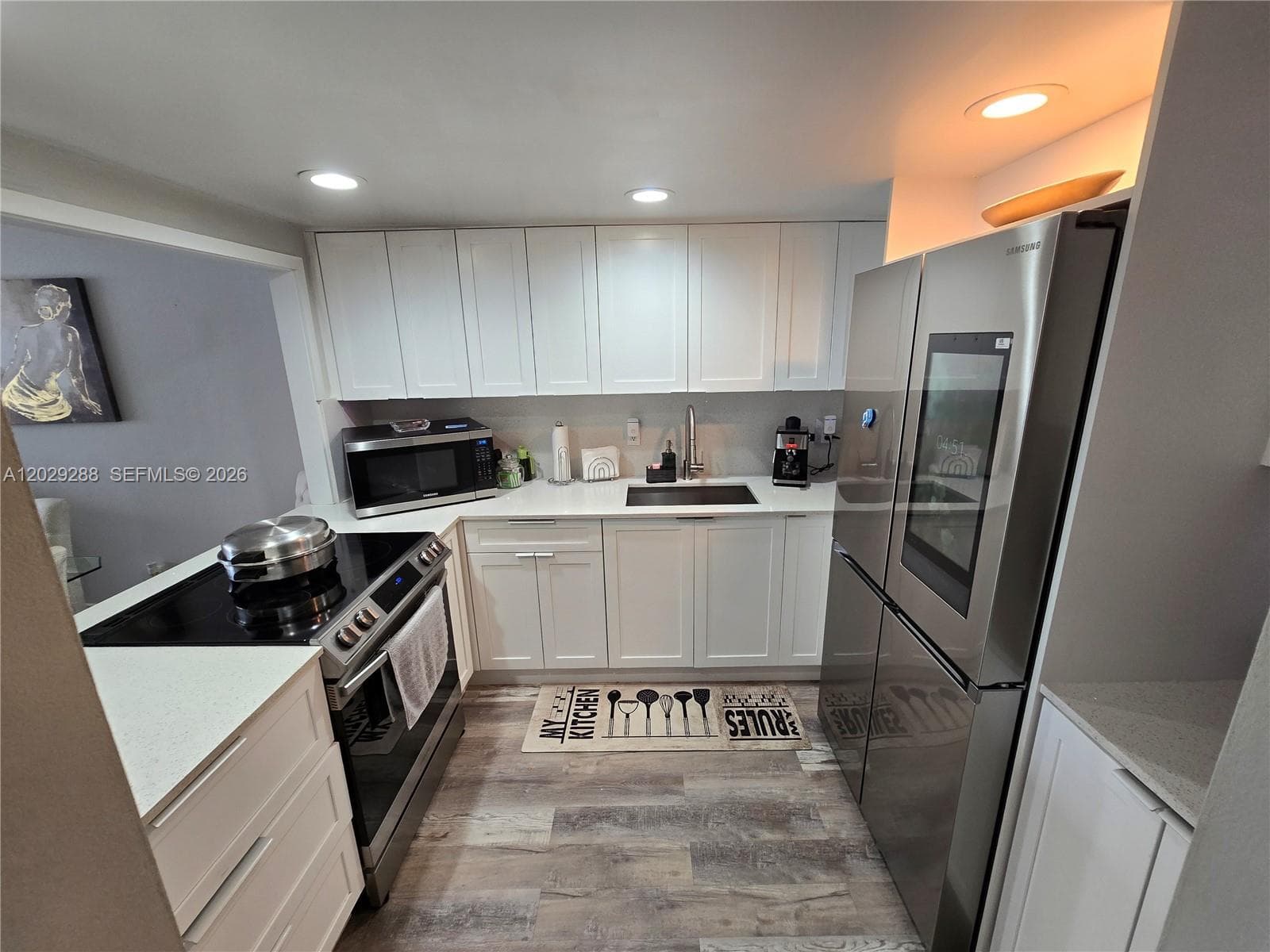 400 Leslie Dr 416 photo 11