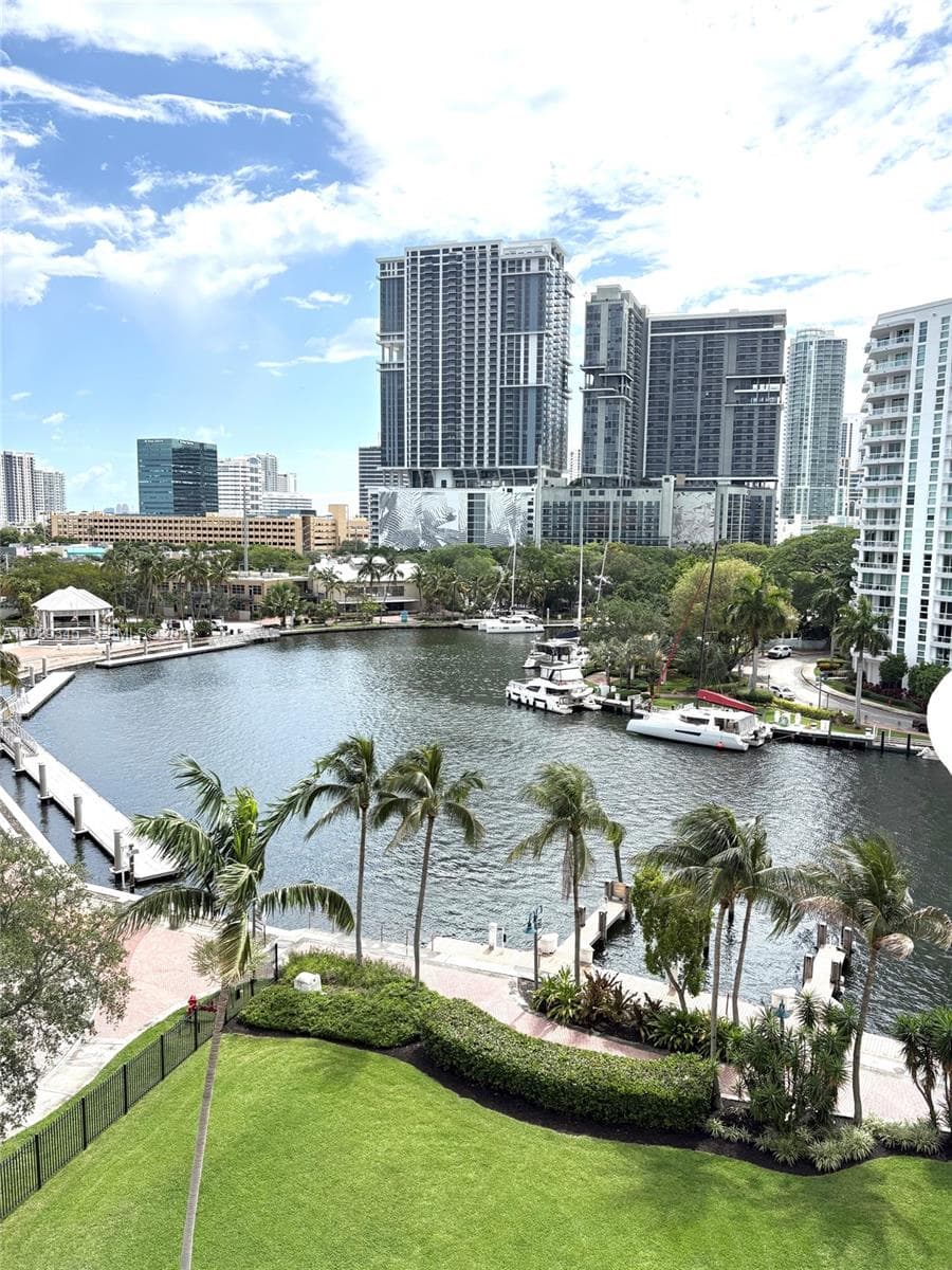 610 W Las Olas Blvd 117N photo 2
