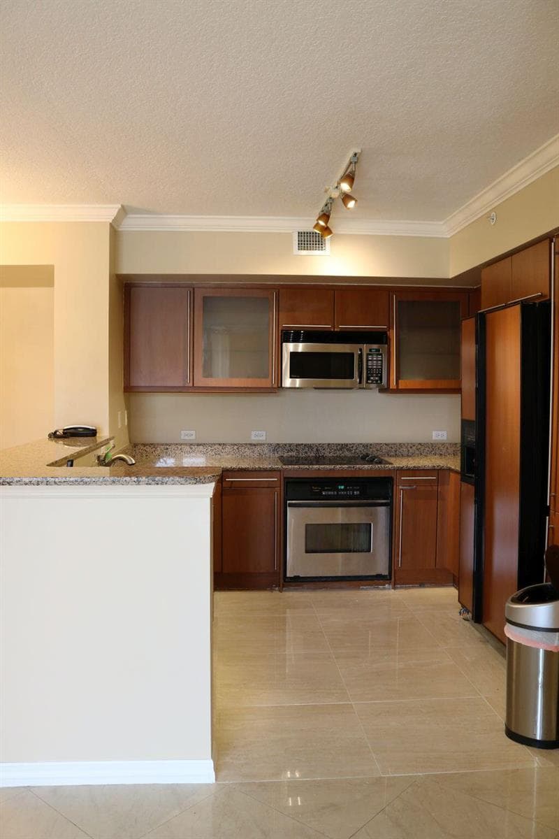 2080 S Ocean Drive 703 photo 7