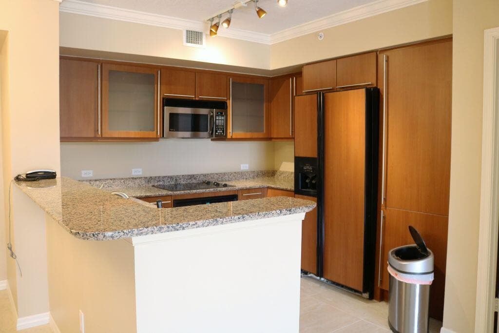 2080 S Ocean Drive 703 photo 5