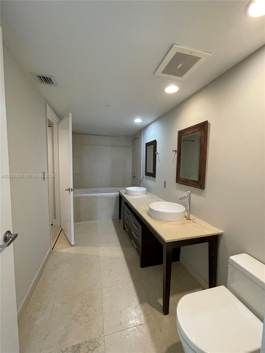 475 Brickell Ave 414 photo 13