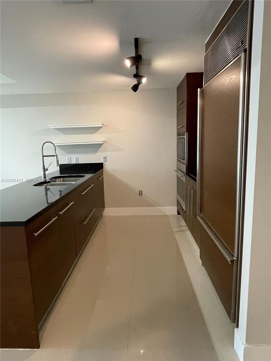 475 Brickell Ave 414 photo 3