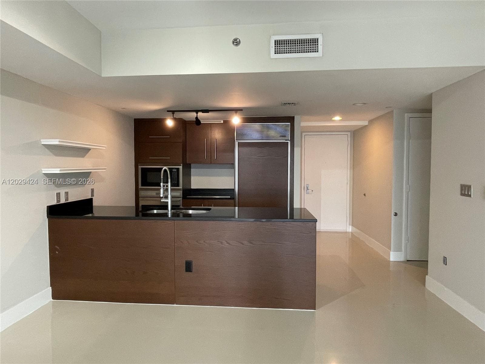 475 Brickell Ave 414 photo 1