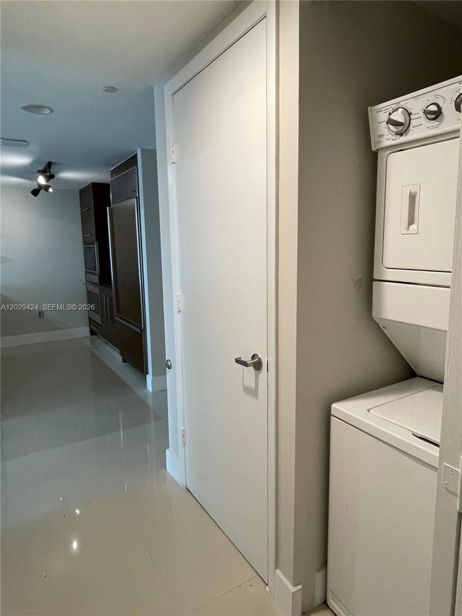 475 Brickell Ave 414 photo 14