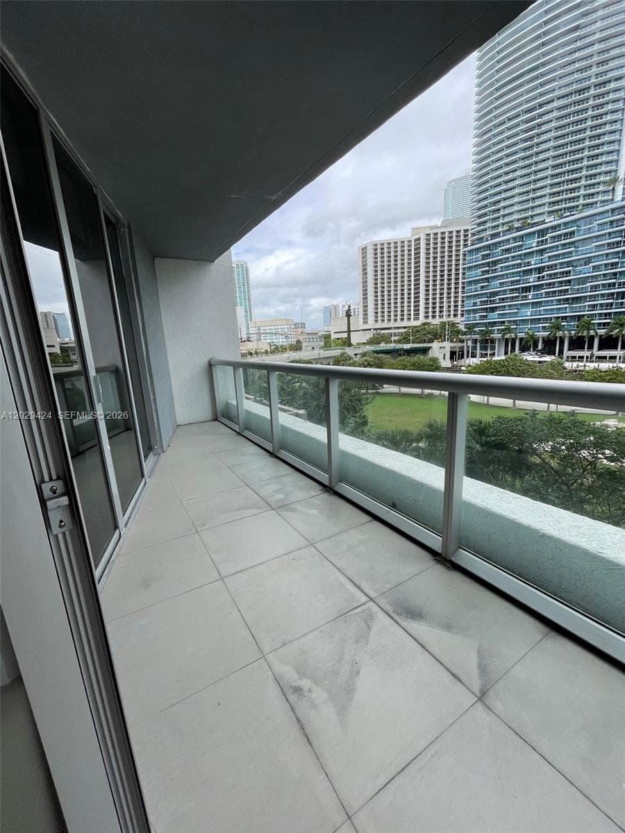 475 Brickell Ave 414 photo 8