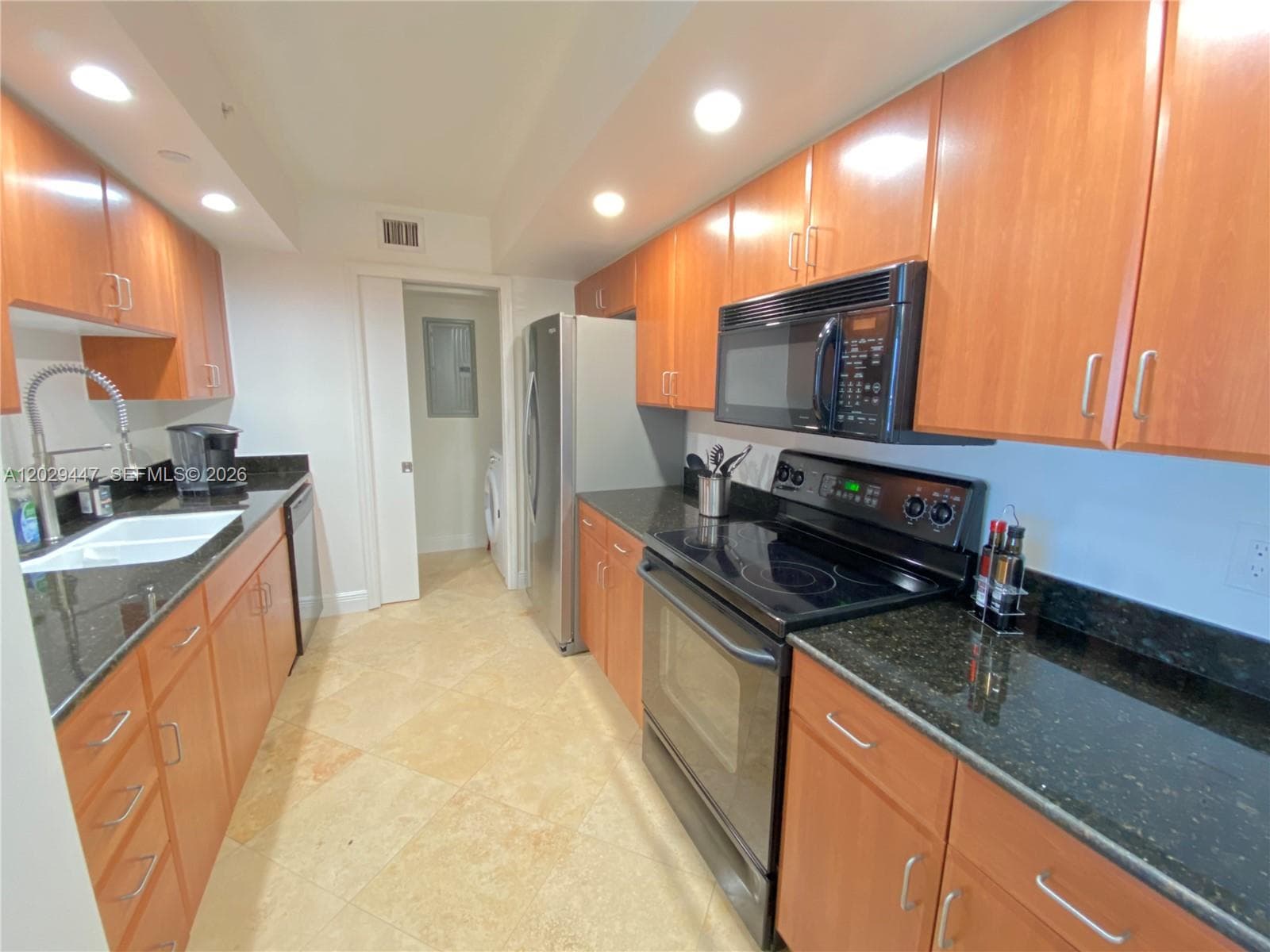 6917 Collins Ave 1422 photo 4