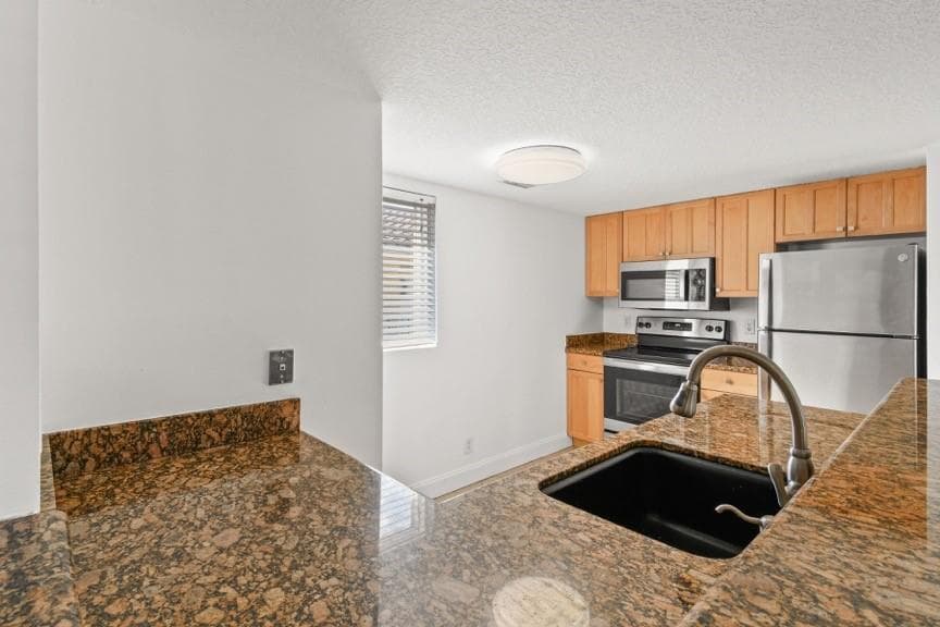 1140 Lake Shore Drive 206 photo 10