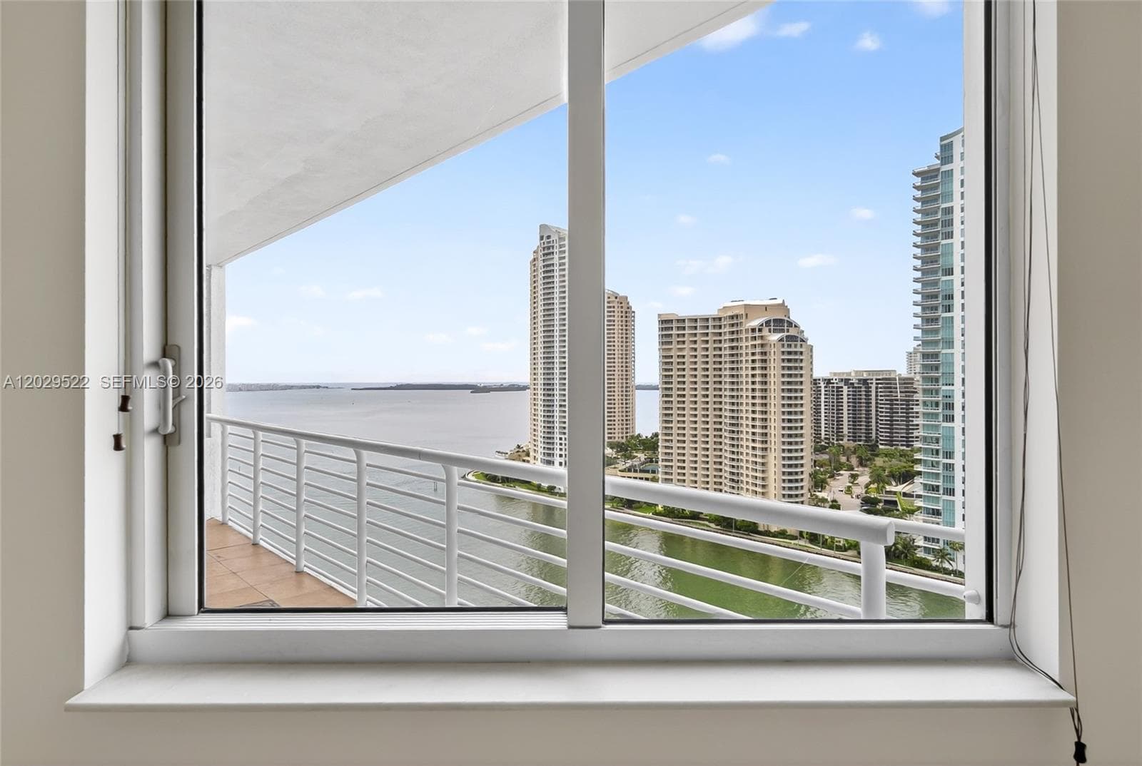 325 S Biscayne Blvd 2219 photo 13