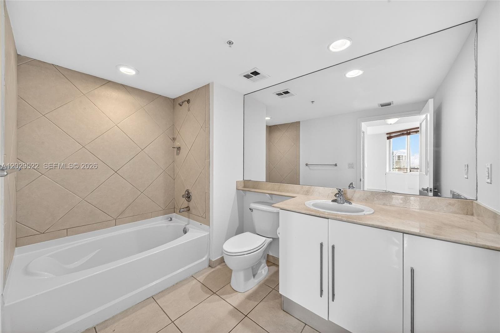 325 S Biscayne Blvd 2219 photo 17