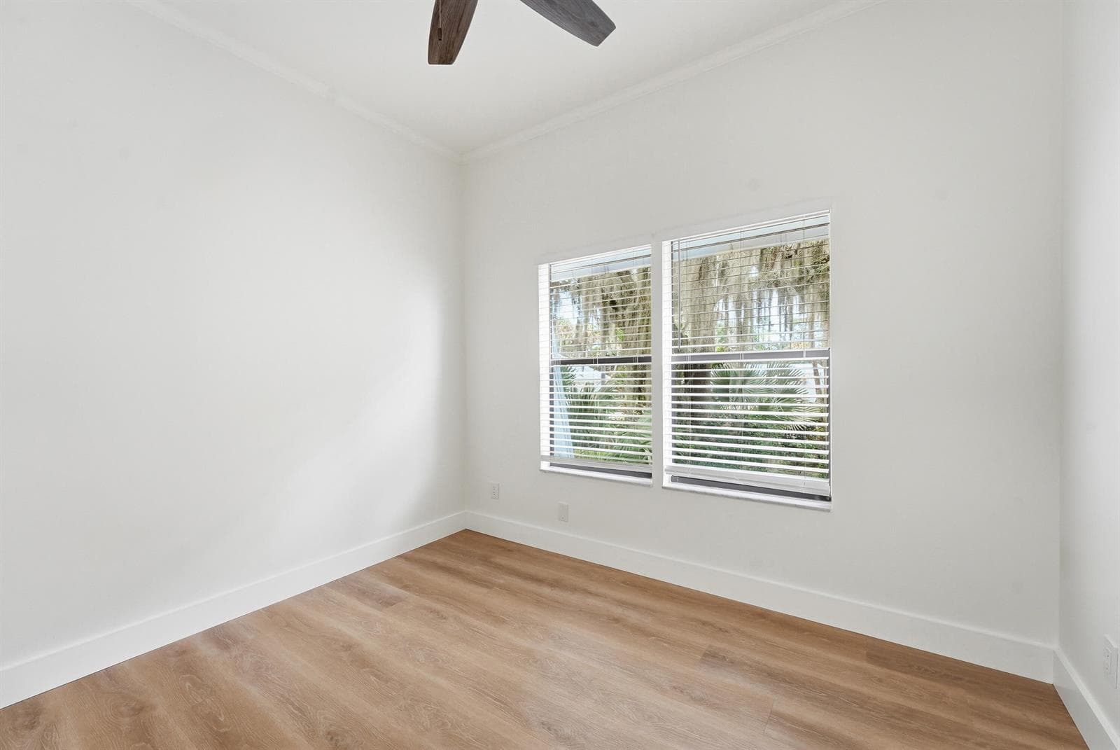 576 SW Rustic Circle photo 23