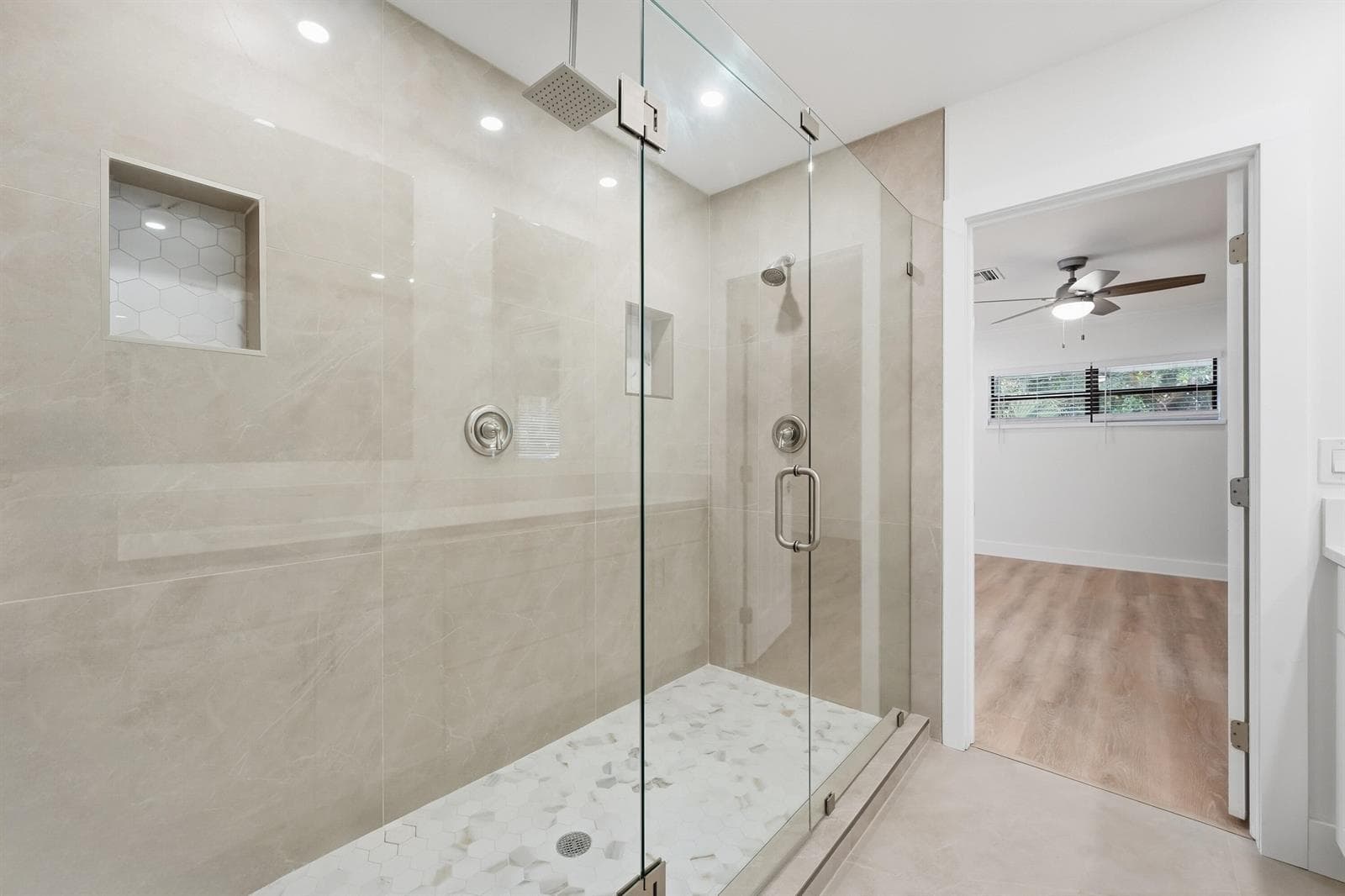 576 SW Rustic Circle photo 22