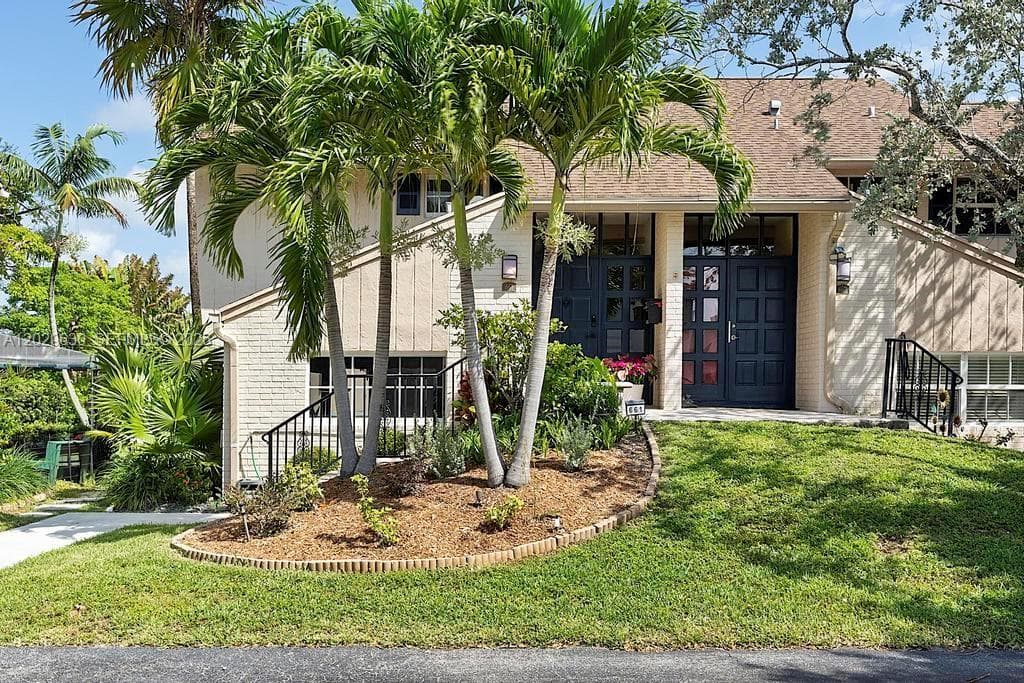 661 Kensington Pl 101B photo 1