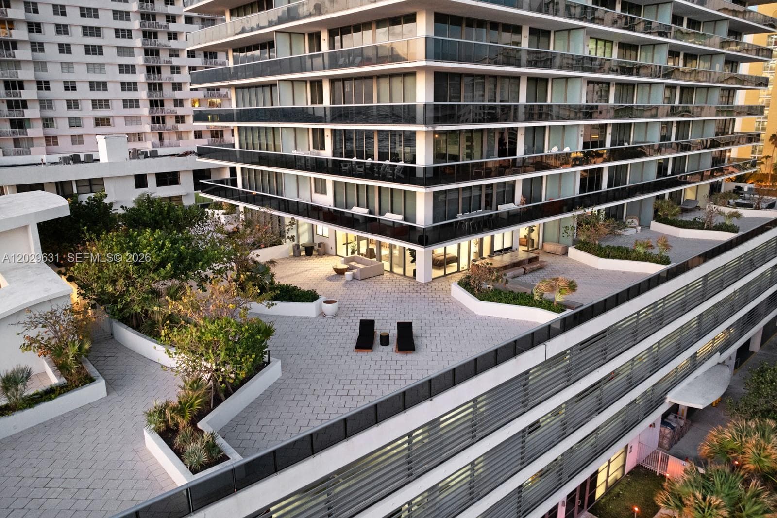 5875 Collins Ave 501 photo 2