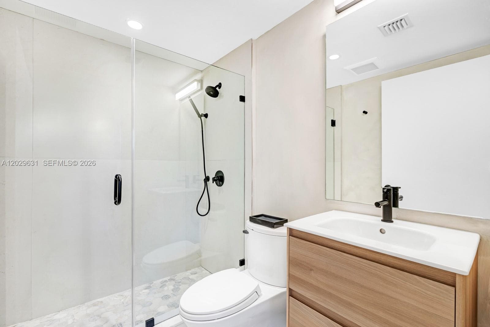 5875 Collins Ave 501 photo 16