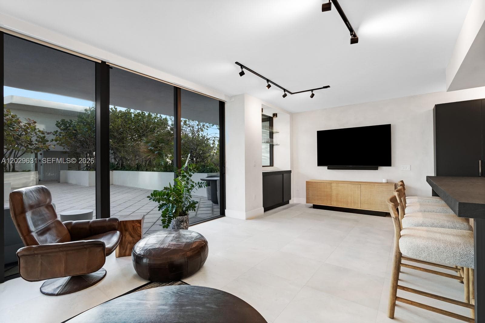 5875 Collins Ave 501 photo 12