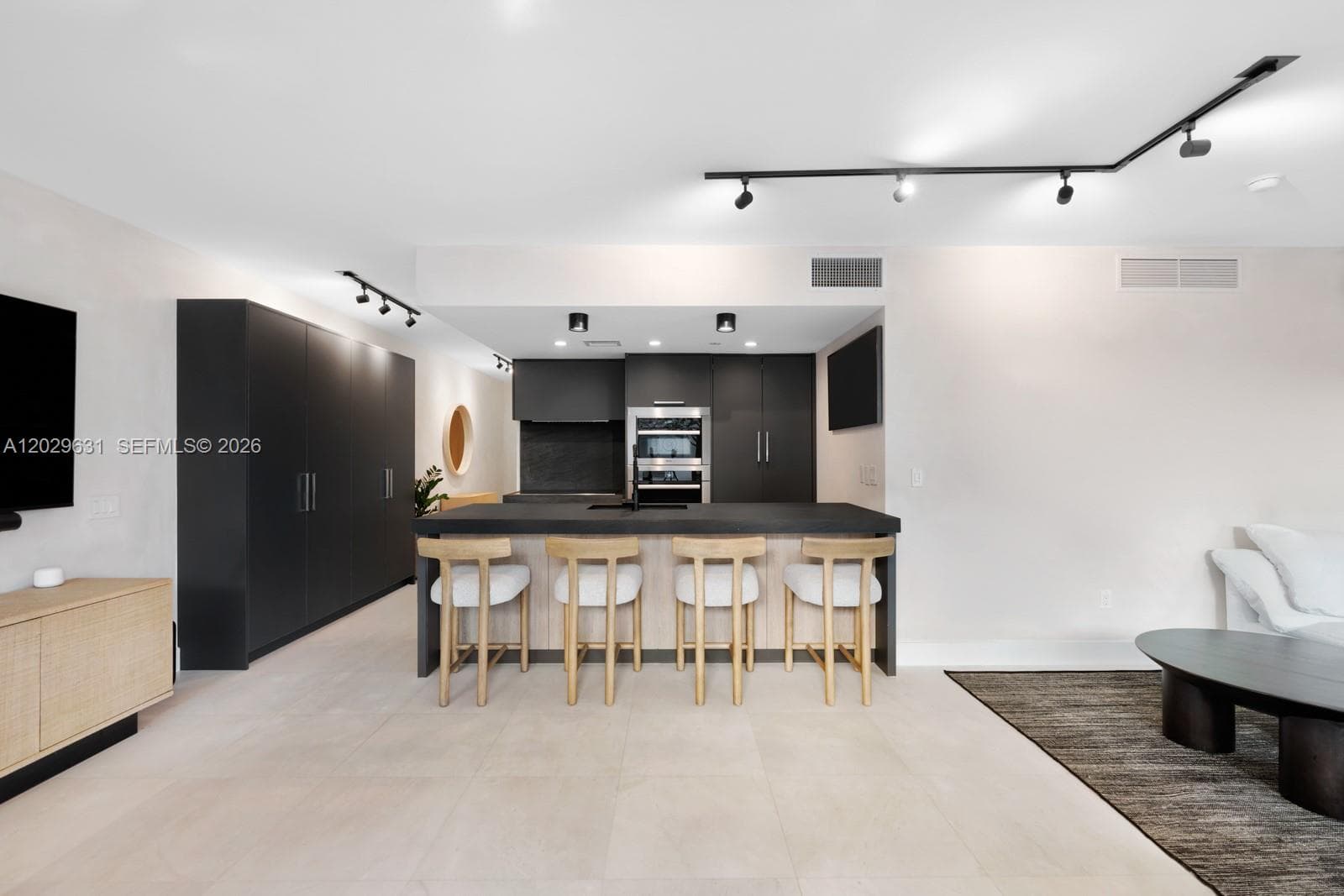 5875 Collins Ave 501 photo 7