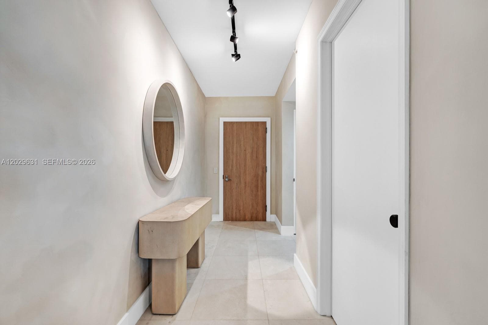 5875 Collins Ave 501 photo 3
