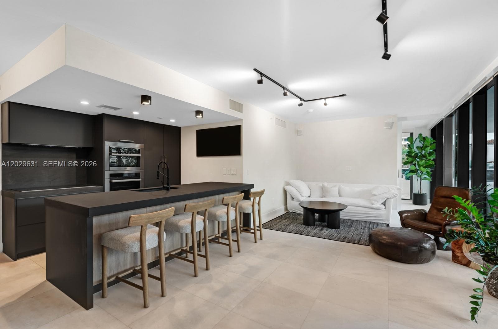 5875 Collins Ave 501 photo 8