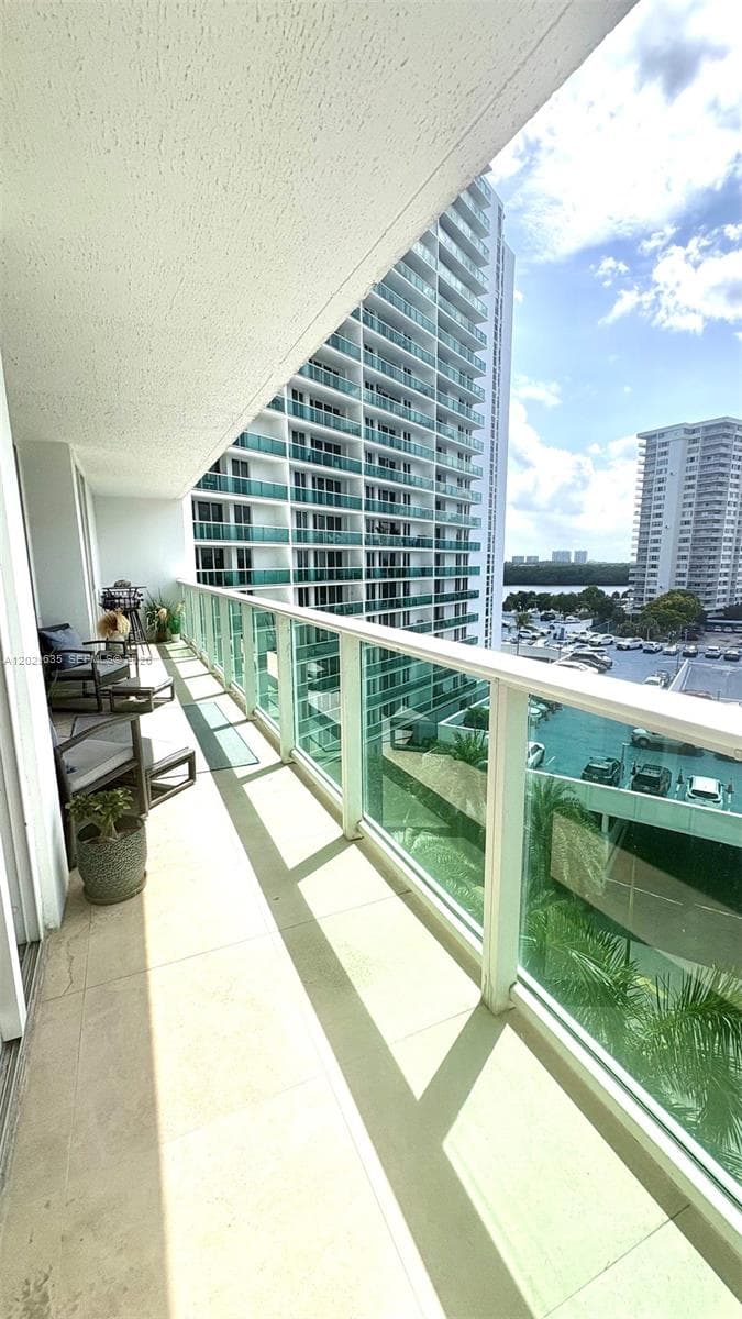 100 Bayview Dr 703 photo 16