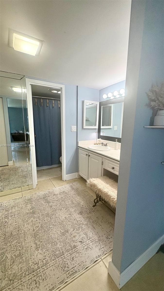 100 Bayview Dr 703 photo 11