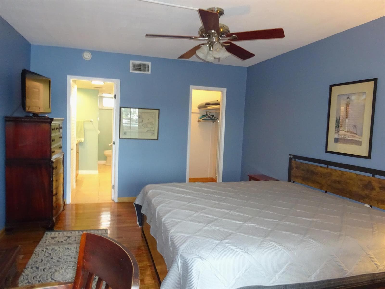 201 N Riverside Drive 303 photo 9