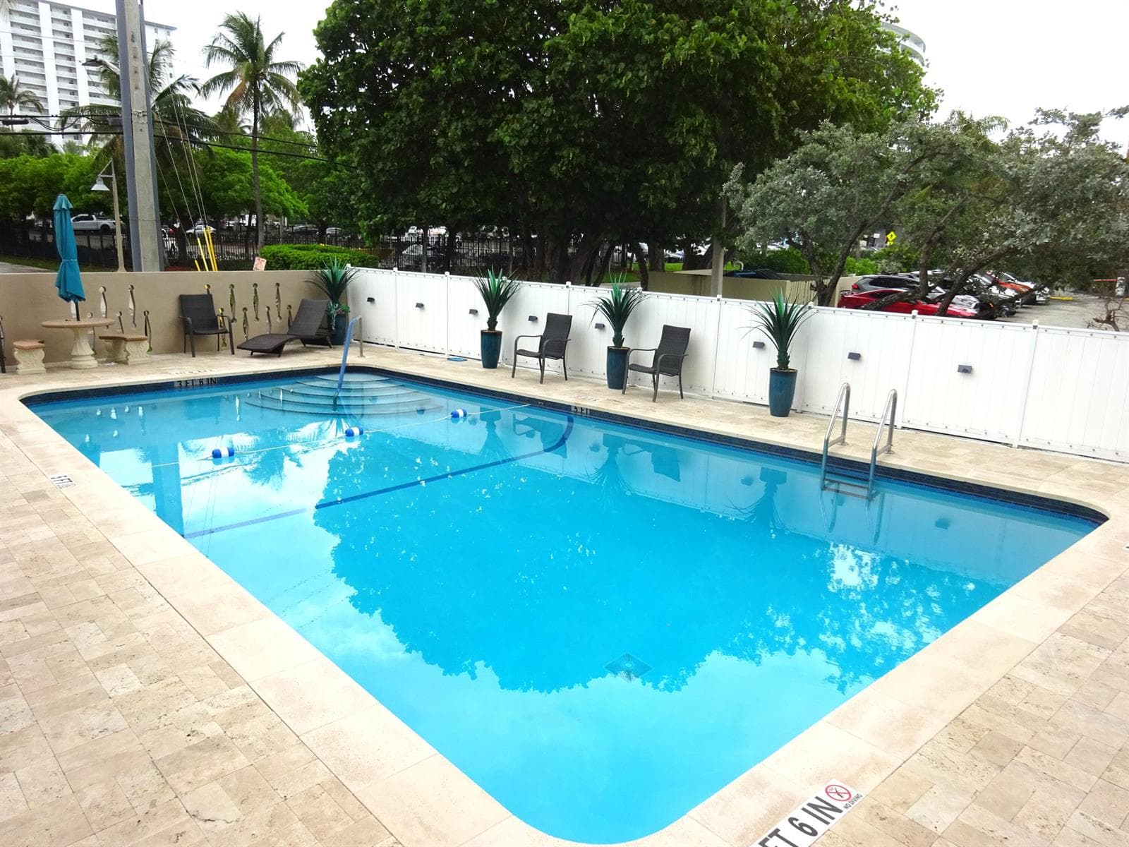 201 N Riverside Drive 303 photo 14