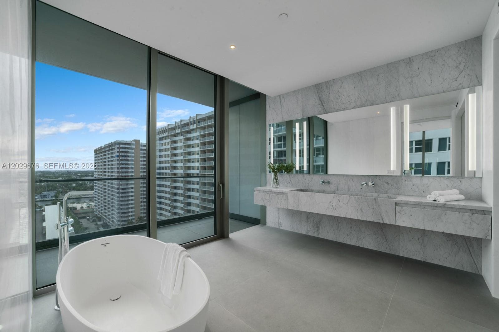 2000 S Ocean Dr 15B photo 22