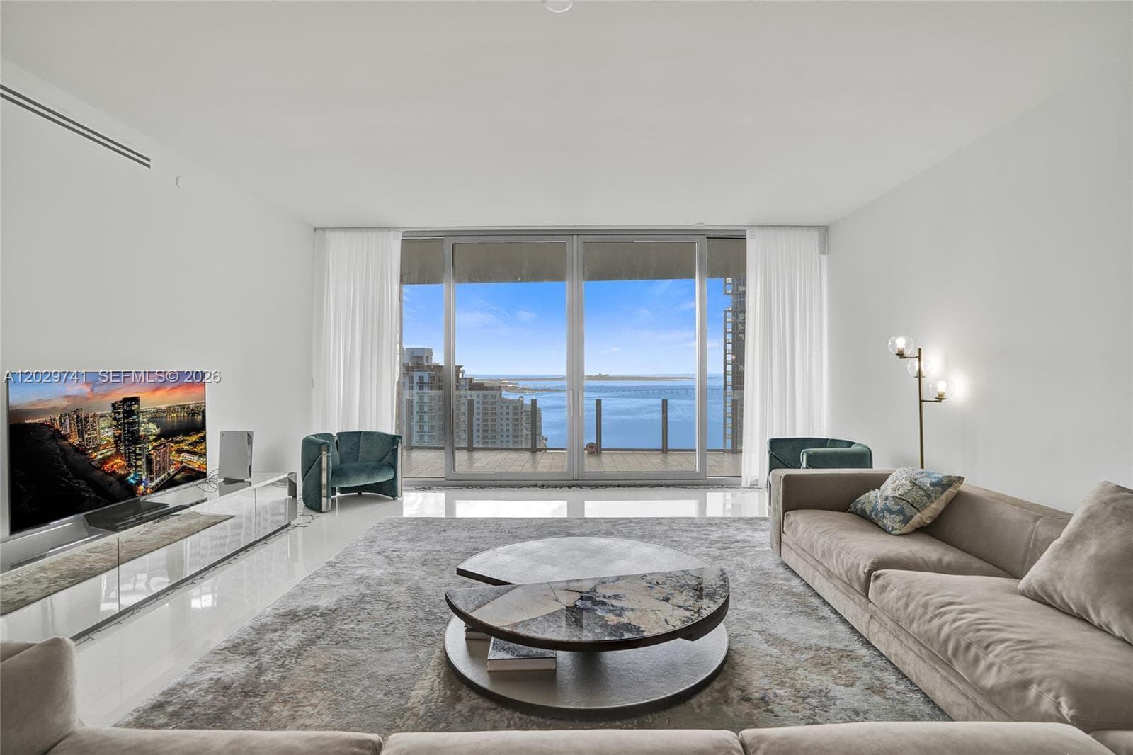 300 Biscayne Boulevard Way 3304C photo 2