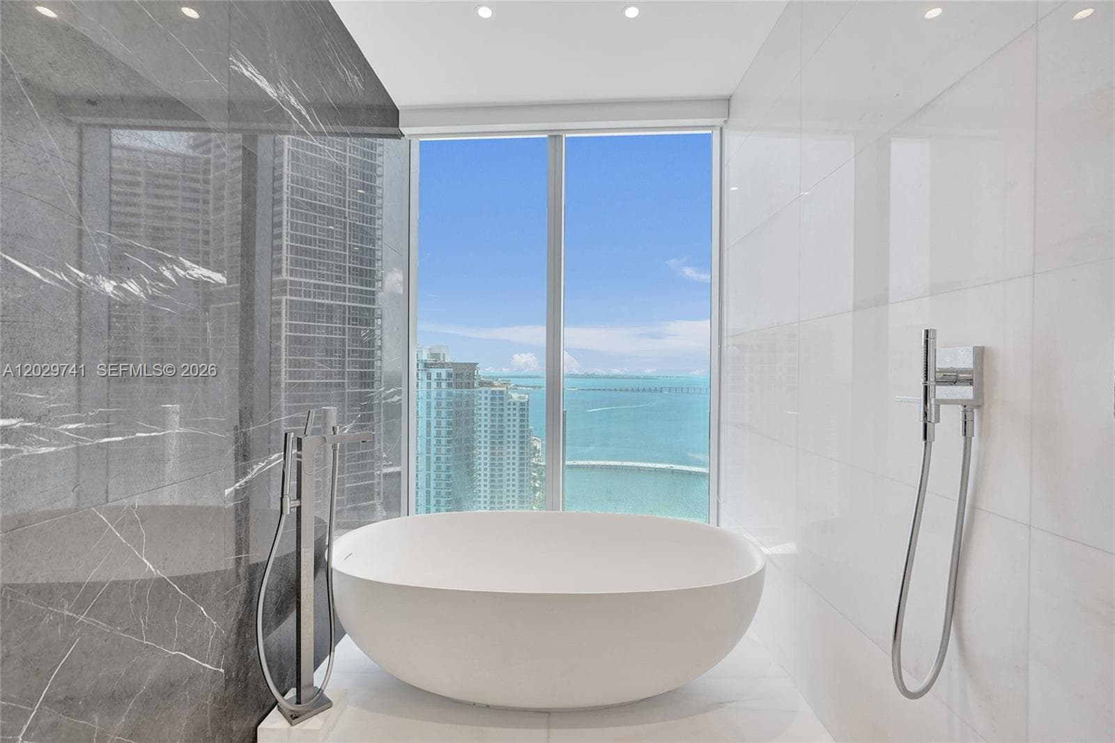 300 Biscayne Boulevard Way 3304C photo 10